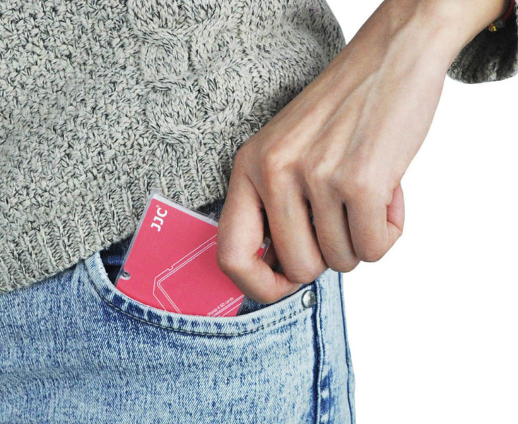 органайзер для SD карт памяти размером с кредитную карточку