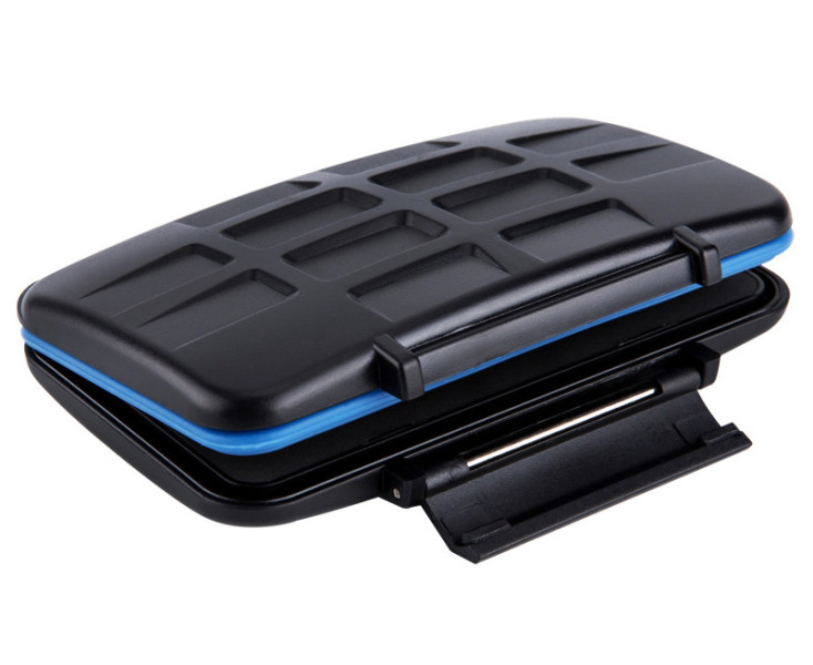 прочный кейс для SD и microSD карт памяти