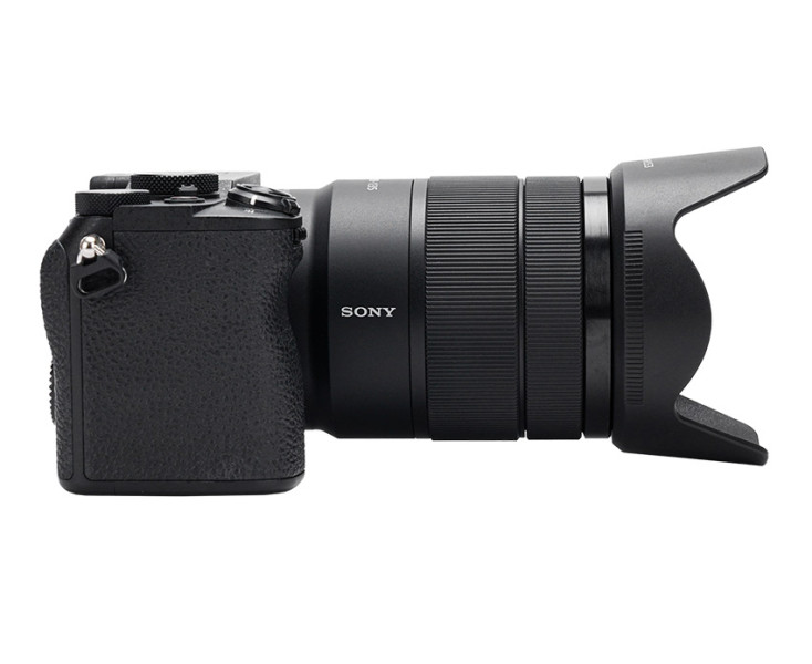 бленда для объектива Sony E 18-135mm f/3.5-5.6 OSS