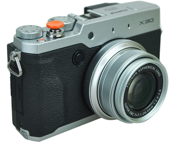 купить Nikon AR-11 оранжевого цвета