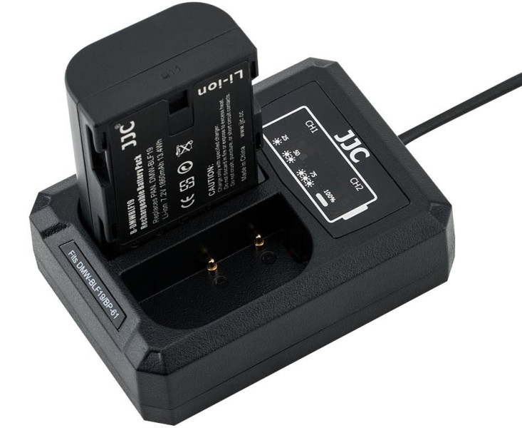 зарядить два аккумулятора Panasonic DMW-BLF19E