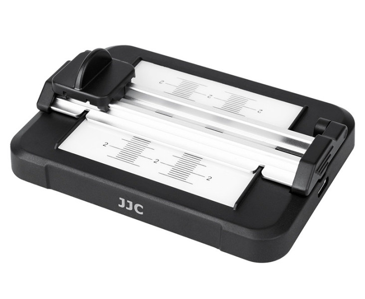 резак с подсветкой для плёнки 35 мм