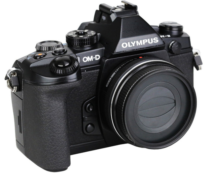 автоматическая крышка с блендой для объектива Olympus M.ZUIKO DIGITAL ED 14-42mm f/3.5-5.6 EZ