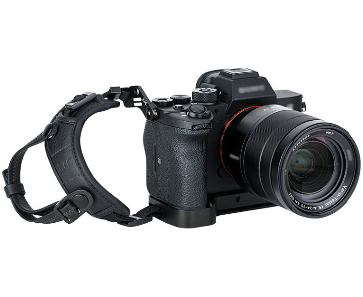 для Sony a7R II дополнительный хват