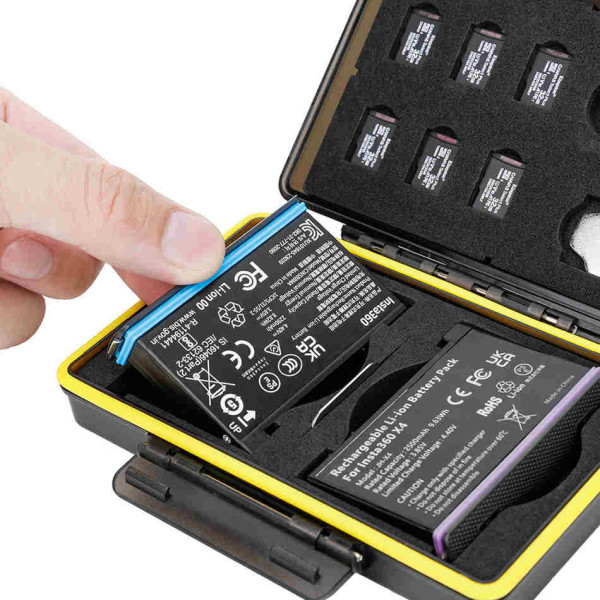 JJC BC-X Защитный бокс на два аккумулятора для Insta360 X5, X4 или X3, microSD карт памяти и метки AirTag