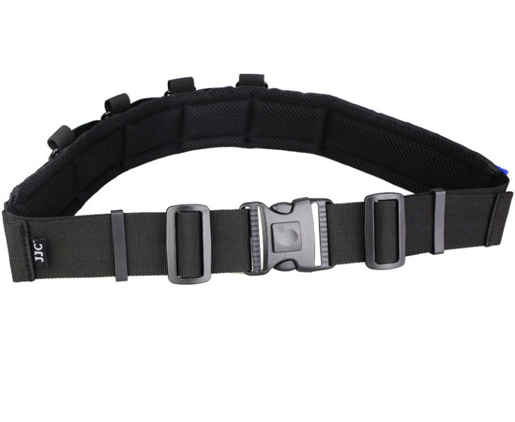 зафиксировать камеру на поясе