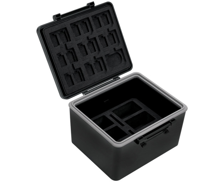 хранение шести аккумуляторов и карт памяти XQD