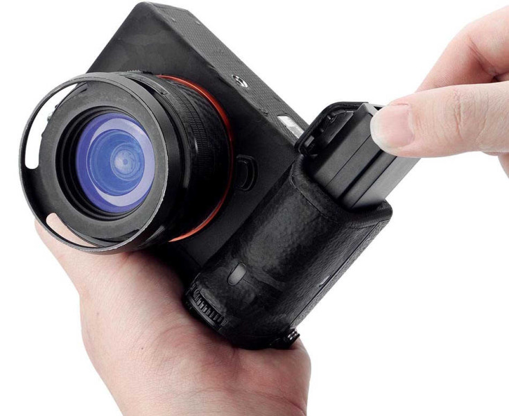 Sony NP-FZ100 в розетку