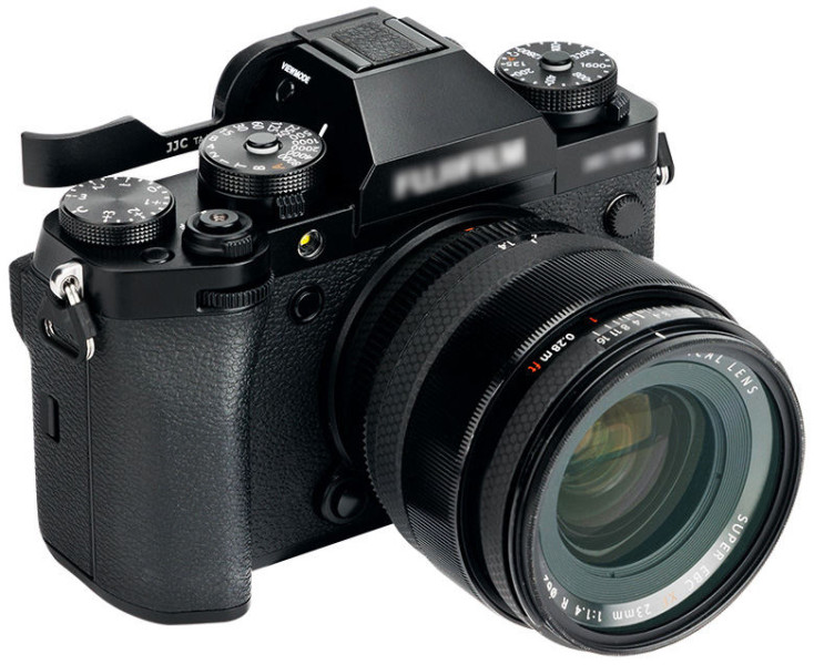 хват под большой палец Fujifilm X-T5