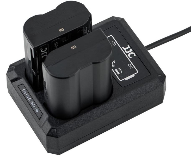 зарядить два аккумулятора Nikon EN-EL15b