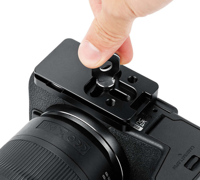 метка AirTag в штативной площадке