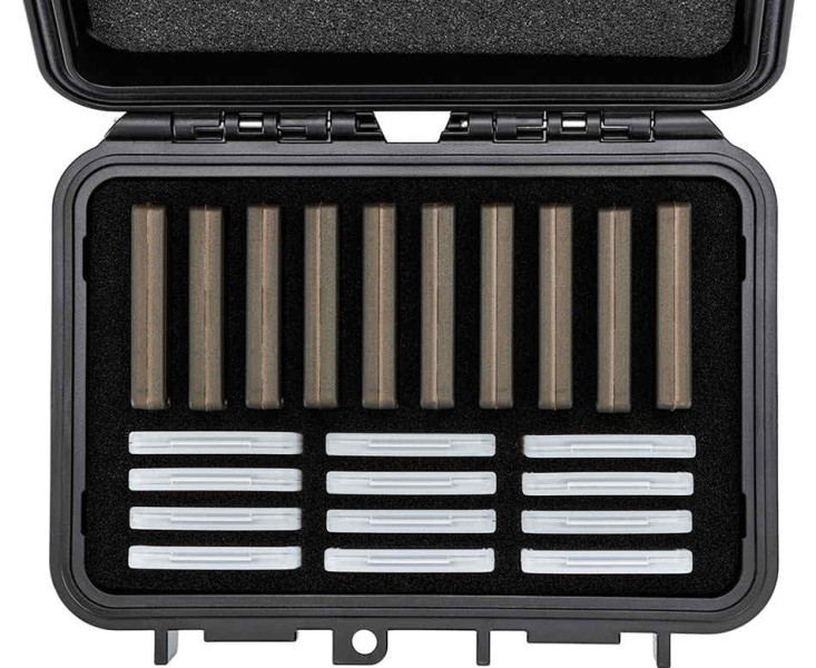 хранение десяти CFexpress Type B или XQD карт памяти