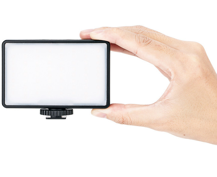 Kiwifotos LED-66D Профессиональный накамерный LED свет, регулировка температуры, 66 светодиодов