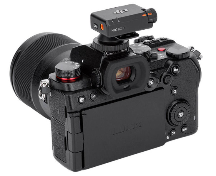 приёмник DJI Mic Mini закрепить на камере