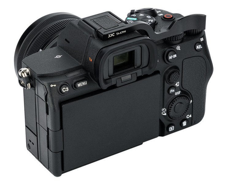 хват под большой палец Sony A7R V
