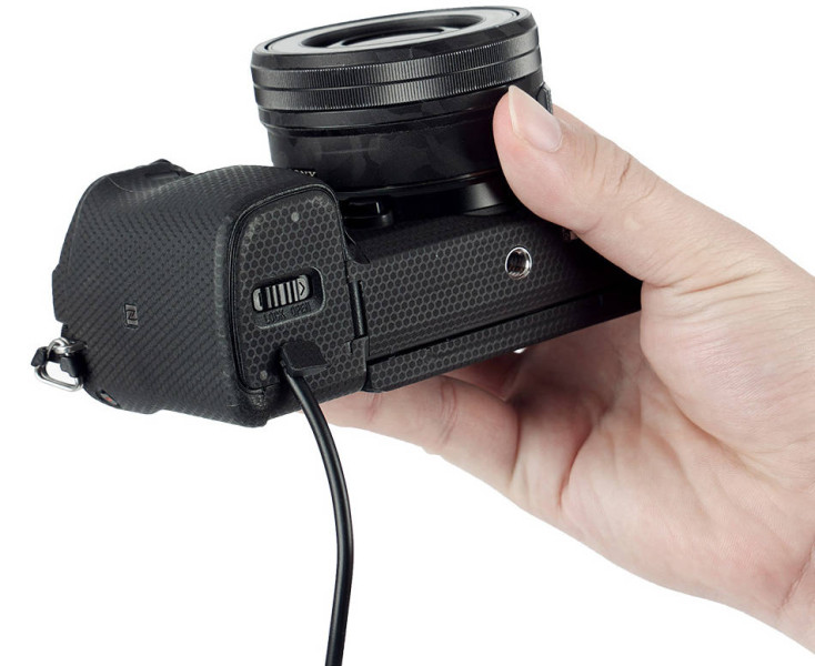 Sony a7R подключить к розетке