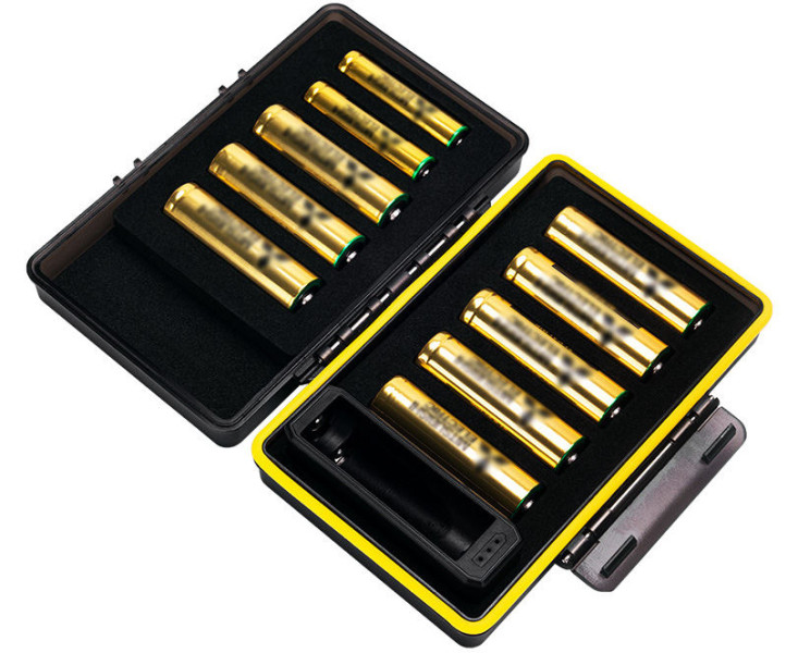 ударопрочный защитный бокс на восемь LR6 аккумуляторов с тестером