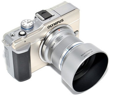 серебристая бленда для объектива Olympus M.Zuiko Digital 45mm f/1.8