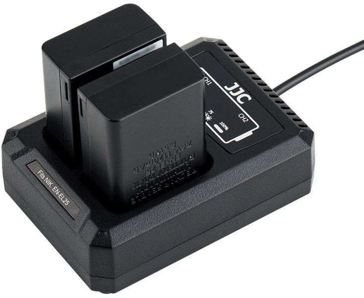 зарядить два аккумулятора Nikon EN-EL25