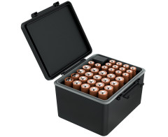 Защитный бокс на двадцать AA и четырнадцать AAA батарей с тестером уровня заряда