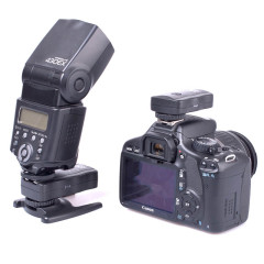 Радиосинхронизатор для вспышки (16 каналов, 433Mhz, 1 трансмиттер + 1 приемник)