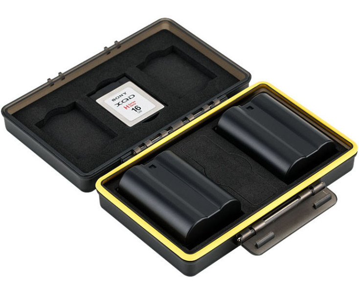 универсальный защитный бокс на два аккумулятора фотокамеры и три XQD карты памяти