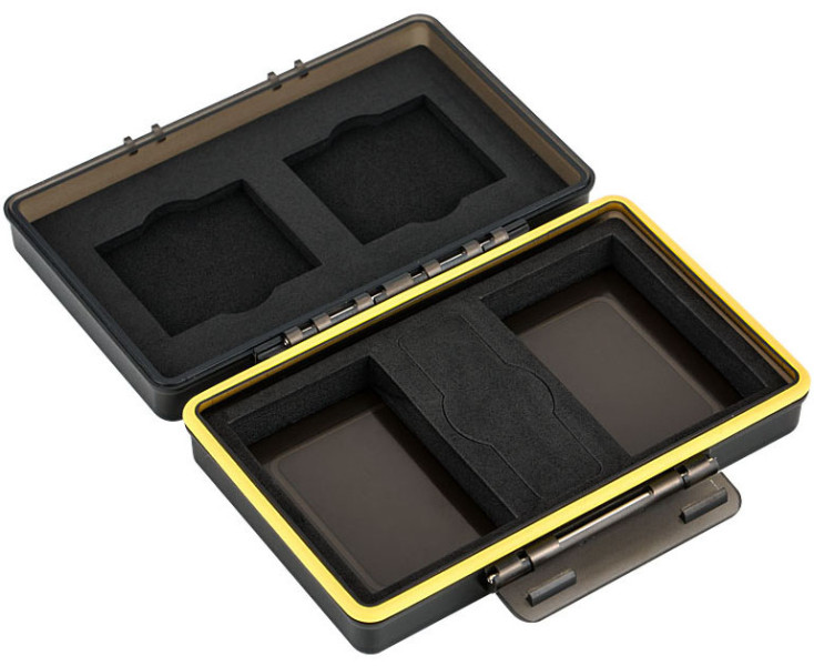 универсальный защитный бокс на два аккумулятора фотокамеры и две CF карты памяти