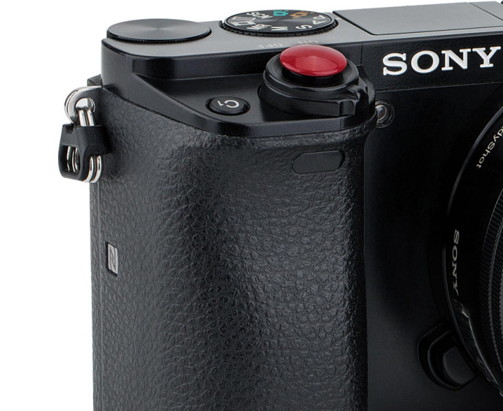 спусковая мягкая кнопка тёмно красная выпуклая на клей