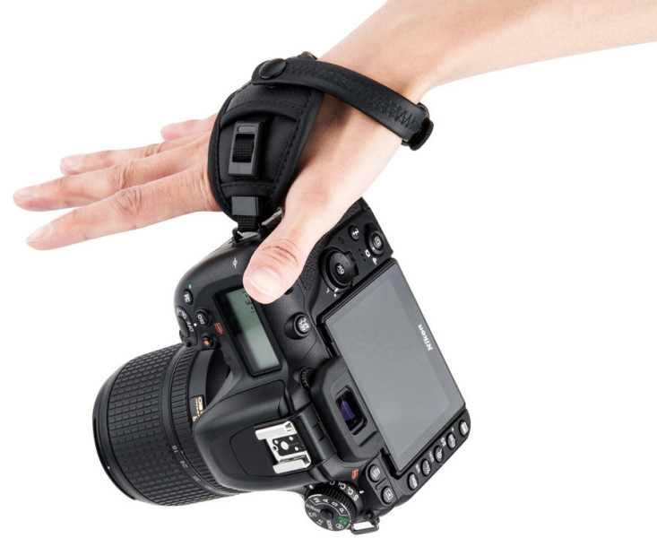 чёрный ремень кистевой для фотокамеры