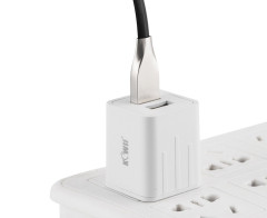 Сетевое зарядное устройство 2xUSB 5V 2.1A 10.5W (белый цвет)